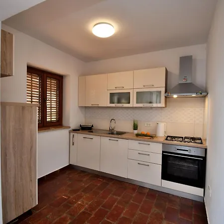 Honey Bee * פולה