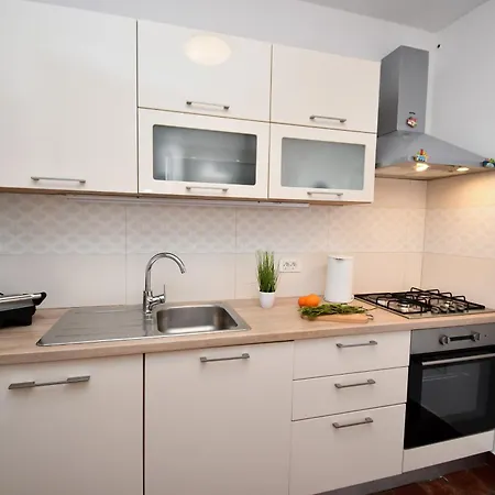 Honey Bee * פולה