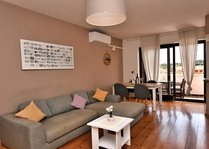 Honey Bee Διαμέρισμα